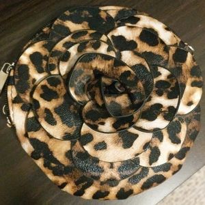 NWT leopard purse in a flower shape